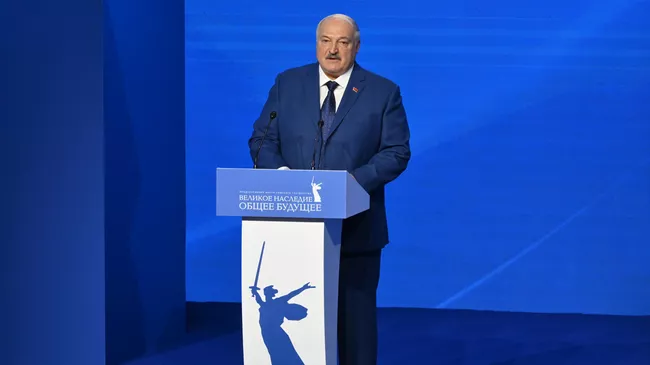 Президент Белоруссии Александр Лукашенко выступает на международном форуме Союзного государства Великое наследие - общее будущее в Волгограде