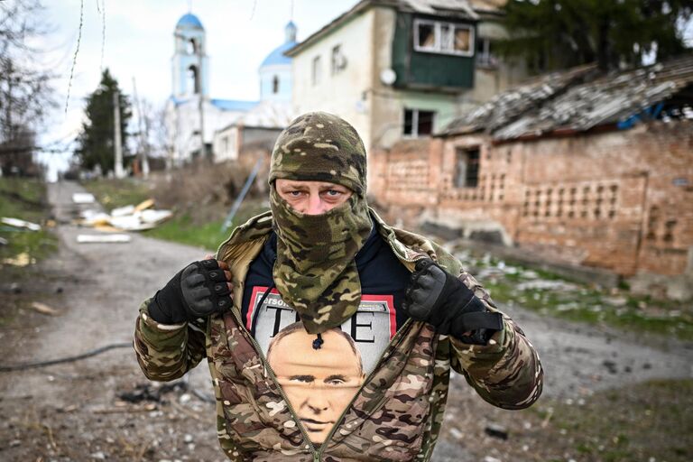 Военнослужащий РФ в Судже Военнослужащий РФ в Судже