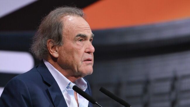 LIVE: Оливер Стоун выступает перед прессой на просветительском марафоне Знание.Первые