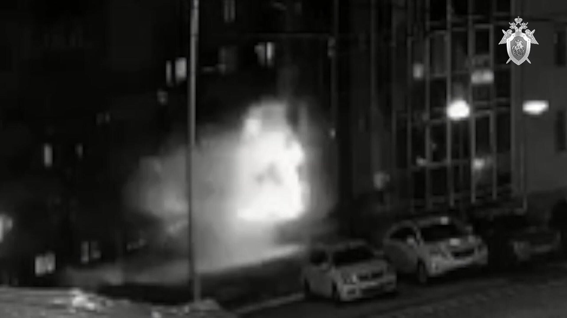 Видео из Ханты-Мансийска, где у готовивших теракт украинских агентов взорвалась бомба - РИА Новости, 1920, 30.04.2025