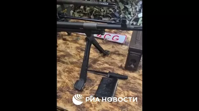 Шлем с шевроном капеллана США, поддерживавшего Правый сектор*, нашли под Горналем
