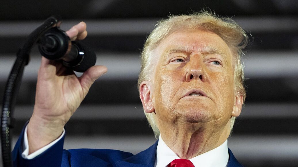 © AP Photo / Alex Brandon<br>Президент США Дональд Трамп. Архивное фото