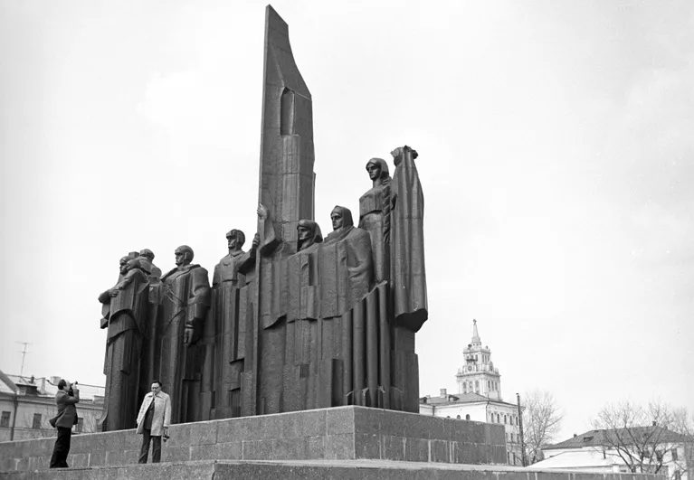 Мемориальный комплекс, посвященный памяти защитников Воронежа в годы Великой Отечественной войны на Площади Победы в Воронеже