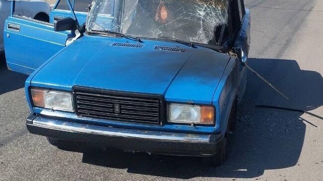 Последствия атаки ВСУ на автомобиль в Шебекино Белгородской области