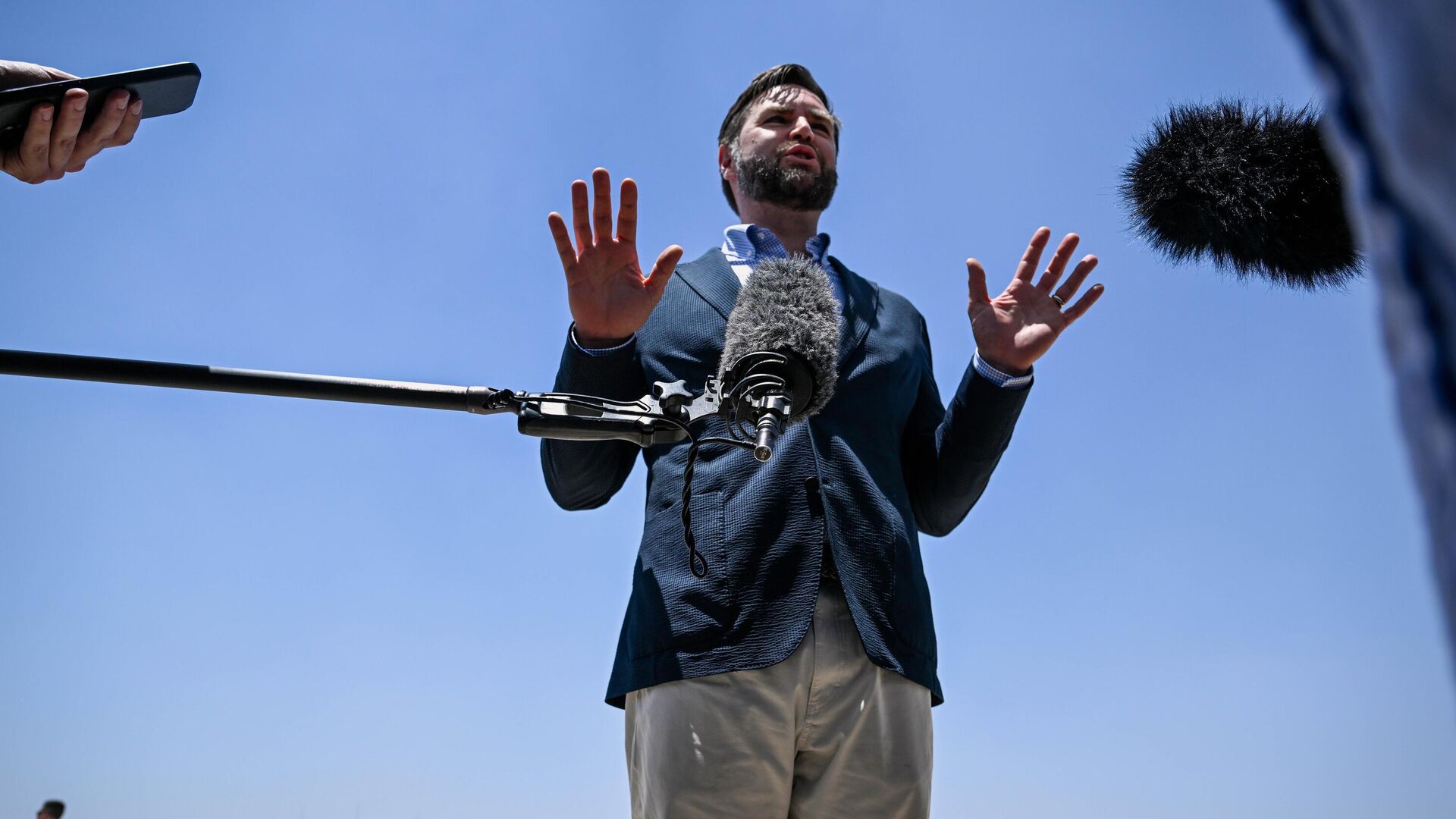 Джей Ди Вэнс Джей Ди Вэнс - РИА Новости, 1920, 24.06.2025