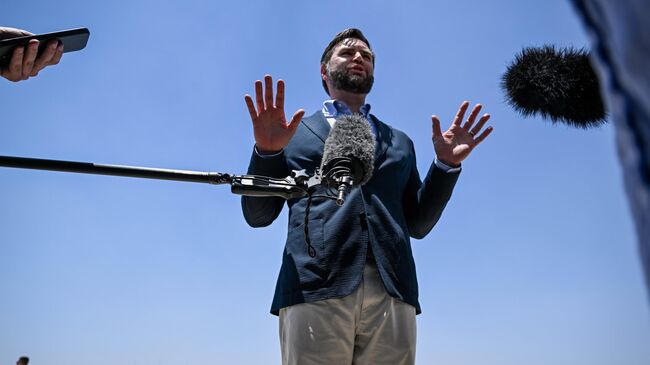 Джей Ди Вэнс