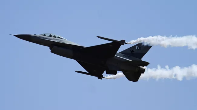 Истребитель F-16 ВВС Пакистана