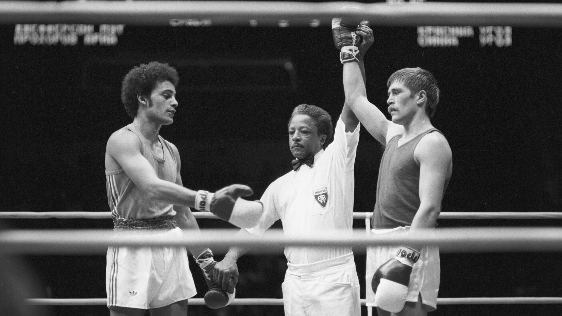 Победитель боя — боксер в среднем весе, заслуженный мастер спорта СССР, член олимпийской сборной СССР Юрий Прохоров Победитель боя — боксер в среднем весе, заслуженный мастер спорта СССР, член олимпийской сборной СССР Юрий Прохоров - РИА Новости, 1920, 30.04.2025