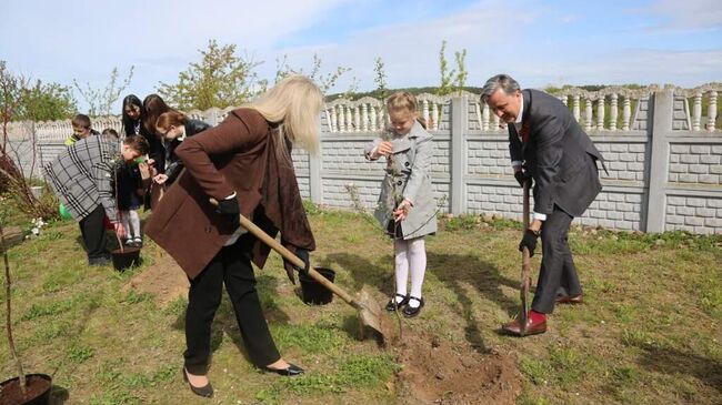 Мемориальная патриотическая акция Сад памяти в Гродно