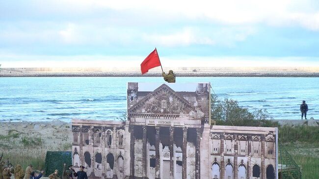 Историческая реконструкция водружения Знамени Победы над Рейхстагом в дагестанском Каспийске