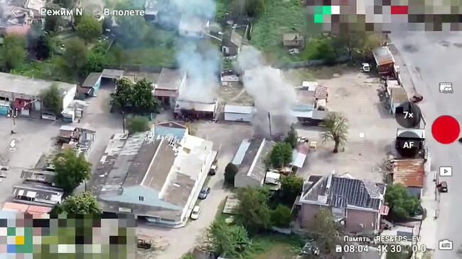 Последствия удара дронов ВСУ по рынку в Алешках Херсонской области. Кадр видео