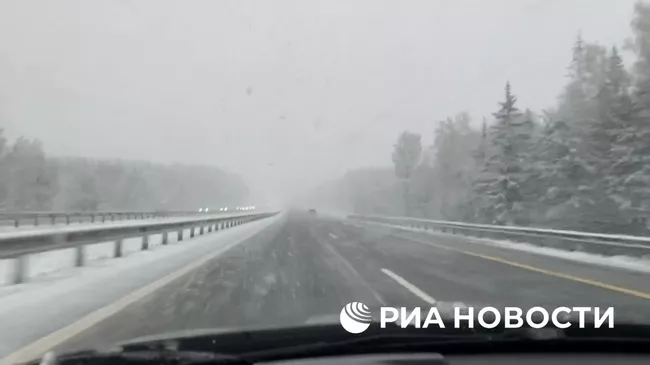 Снегопад на Новорижском шоссе