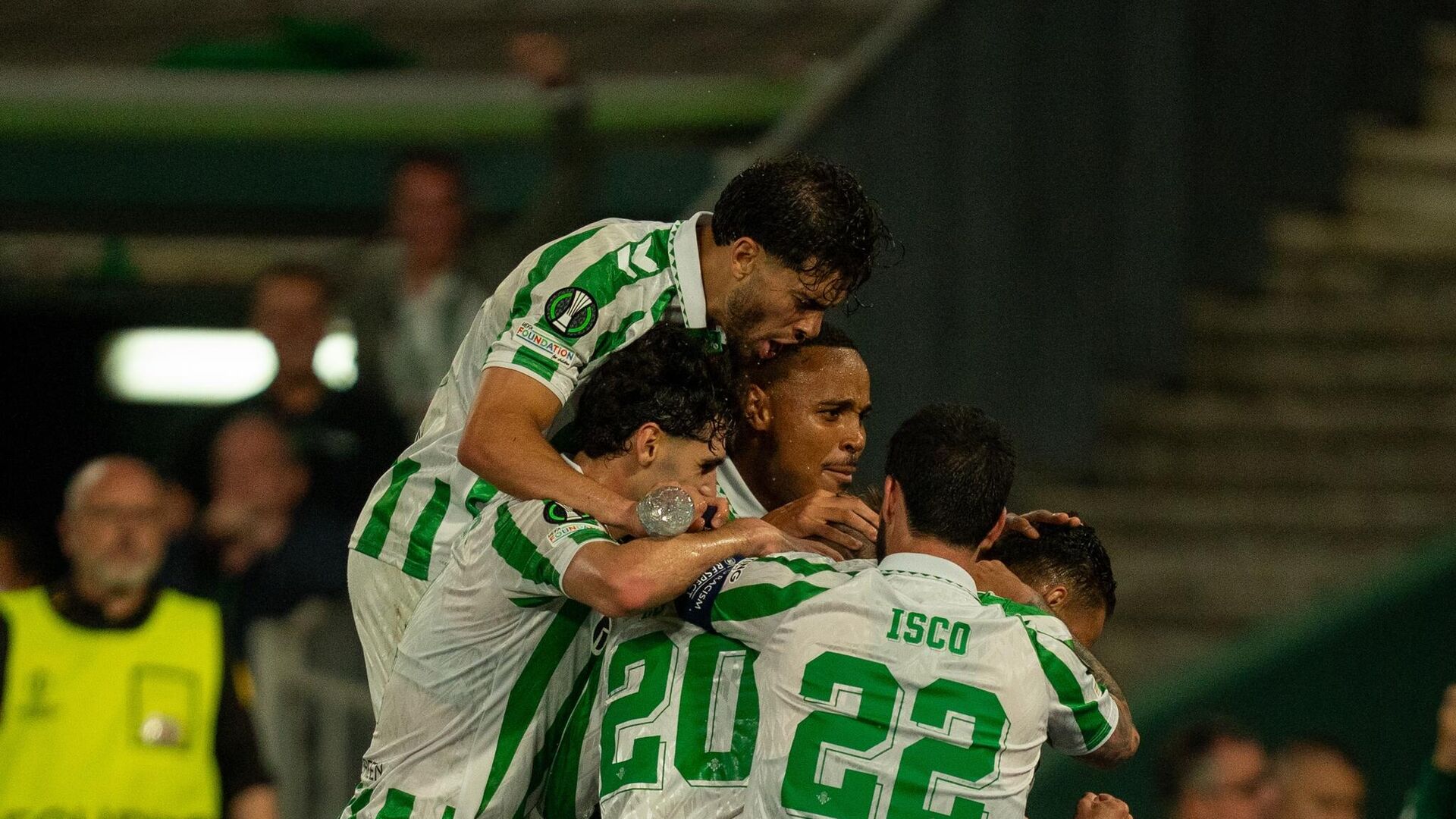 Футболисты Бетиса - РИА Новости, 1920, 02.10.2025