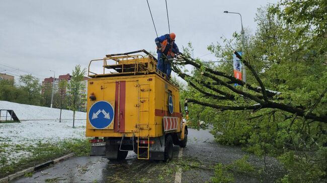 Ликвидация аварии на электросетях в результате снегопада в Подмосковье