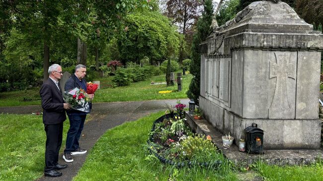 Драган Станоевич и Душан Марич почтили память русских и советских воинов Первой и Второй мировой войн в городе Ульм в ФРГ Драган Станоевич и Душан Марич почтили память русских и советских воинов Первой и Второй мировой войн в городе Ульм в ФРГ
