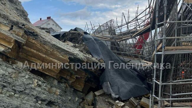 Обвал грунта в Геленджике