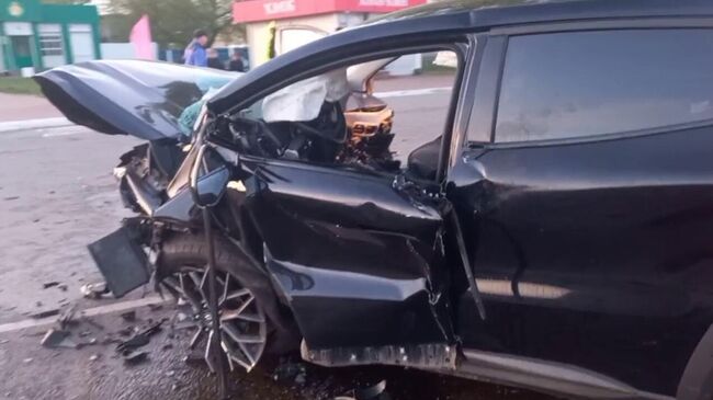 Последствия столкновения двух автомобилей в Мордовии