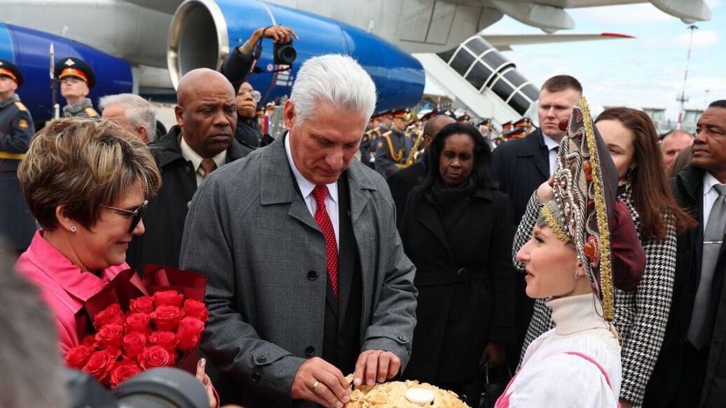 Президент Кубы прилетел в Россию на празднование 80-й годовщины Победы