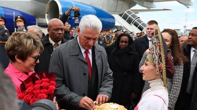 Президент Кубы Мигель Диас-Канель Бермудес в аэропорту Пулково