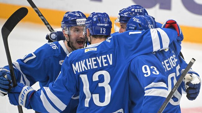 Хоккеисты Динамо