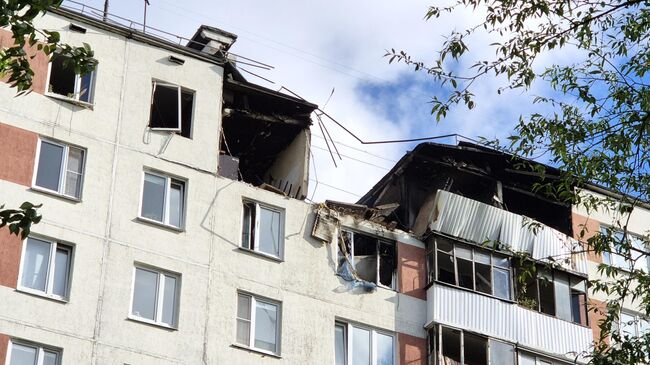 Ликвидация последствий пожара в многоэтажном доме на улице Генерала Тюленева в Москве