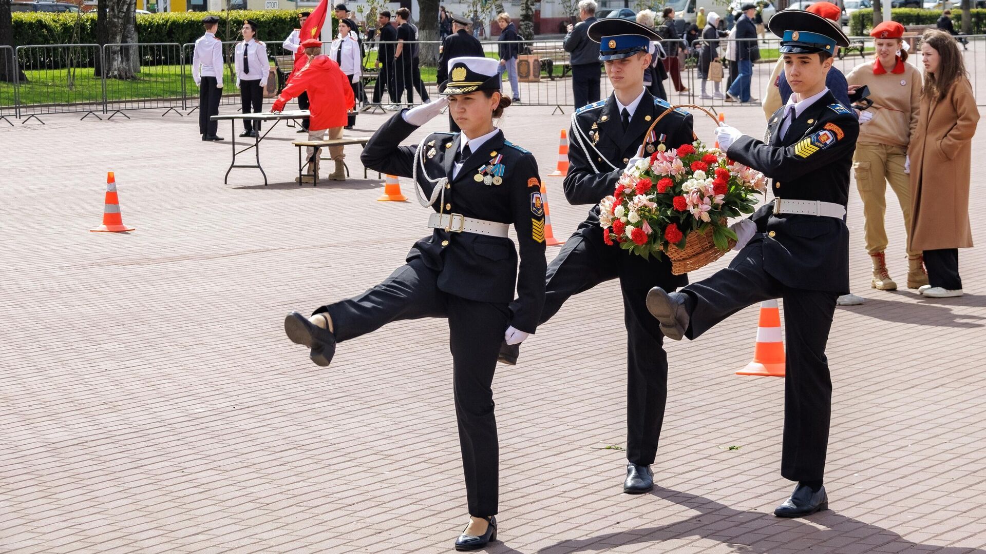 В школах Подмосковья стартовала патриотическая акция Вахта Памяти - РИА Новости, 1920, 05.05.2025