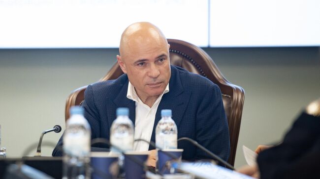 Губернатор Липецкой области Игорь Артамонов Губернатор Липецкой области Игорь Артамонов