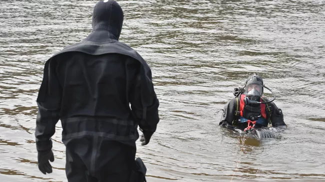 Водолазное обследование пляжа в Серебряном Бору