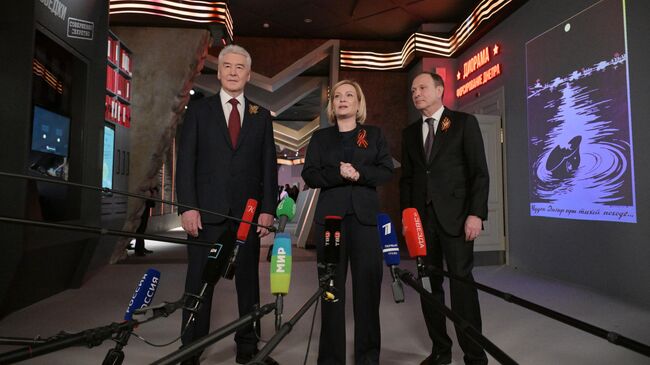 Мэр Москвы Сергей Собянин, министр культуры РФ Ольга Любимова и генеральный директор Музея Победы Александр Школьник на открытии новой экспозиции Путь к Победе! в Музее Победы на Поклонной горе в Москве 