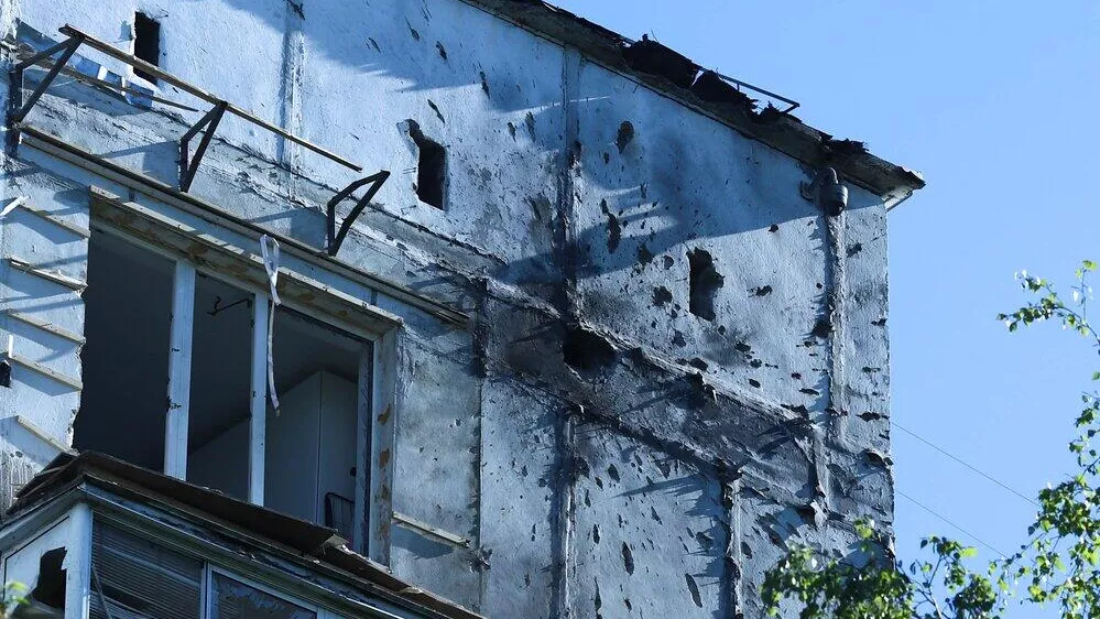 Жилой дом на Каширском шоссе, поврежденный в результате падения обломков сбитого БПЛА - РИА Новости, 1920, 06.05.2025