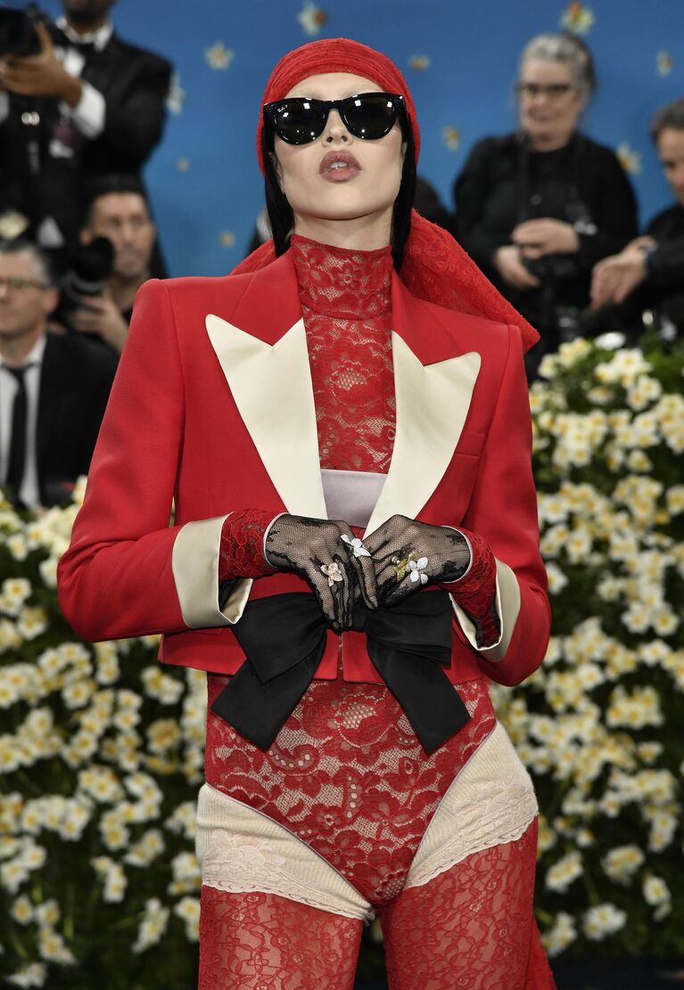 Телеведущая и модель Амелия Грей на ковровой дорожке Met Gala 2025 в Метрополитен-музее в Нью-Йорке Телеведущая и модель Амелия Грей на ковровой дорожке Met Gala 2025 в Метрополитен-музее в Нью-Йорке