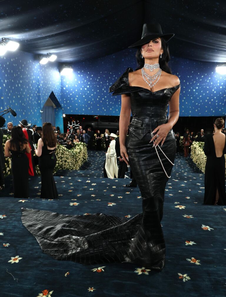 Ким Кардашьян на ковровой дорожке Met Gala 2025 в Метрополитен-музее в Нью-Йорке Ким Кардашьян на ковровой дорожке Met Gala 2025 в Метрополитен-музее в Нью-Йорке
