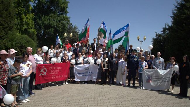 Участники акции Огонь Памяти в Ташкенте, Узбекистан