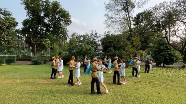 Танцевальный флешмоб Эхо Побед в Джакарте