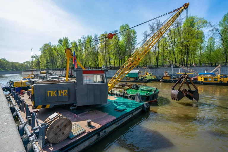 Плавучий кран ГУП Мосводосток Плавучий кран ГУП Мосводосток