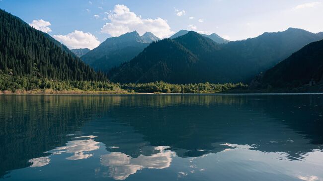 Озеро Иссык летом