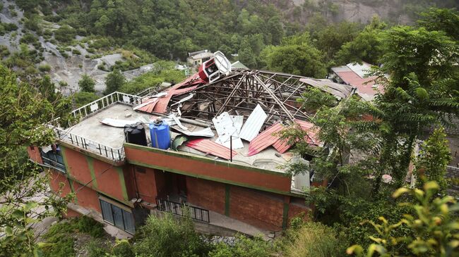 Место ракетного удара со стороны Индии недалеко от Музаффарабада, Пакистан