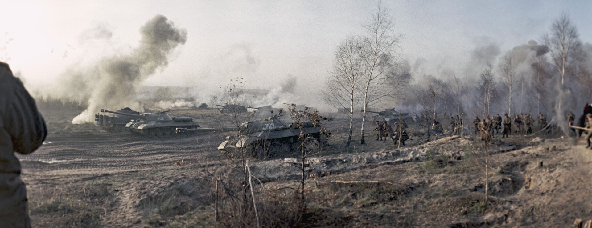 Кадр из художественного фильма Освобождение с участием танков - РИА Новости, 1920, 07.05.2025