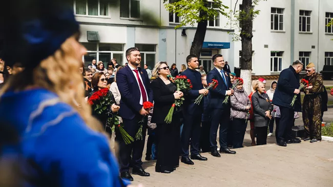 Глава Химок Елена Землякова поздравила ветеранов НПО Энергомаш с наступающим Днем Победы