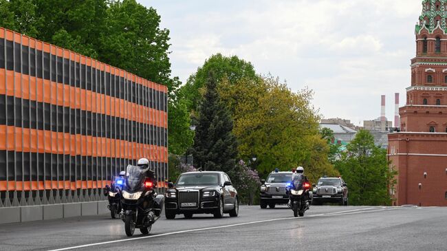 Кортеж президента Венесуэлы Николаса Мадуро на территории Кремля