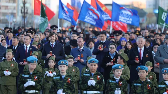 Акция Свеча памяти к 80-летней годовщине Победы в Якутии