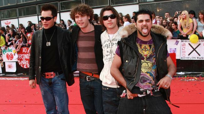 Участники группы Корни перед началом церемонии вручения премии Муз-ТВ 