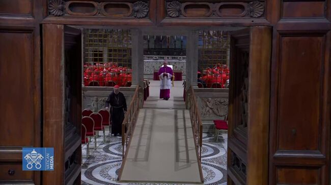 Первое заседание конклава началось в Сикстинской капелле