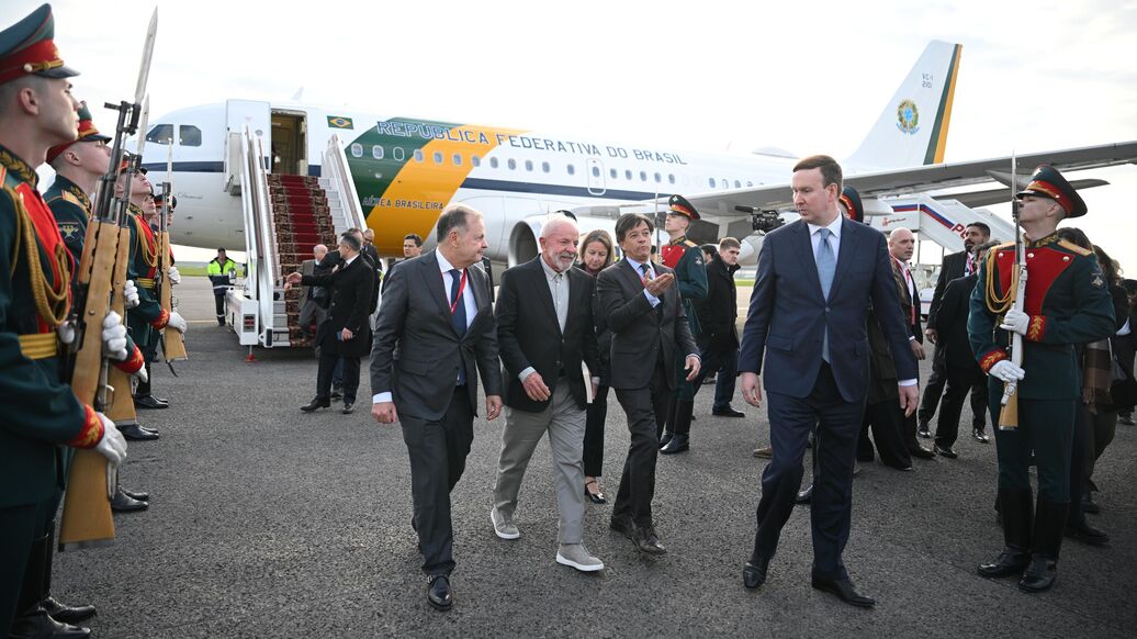 © РИА Новости / Фотохост-агентство РИА НовостиПерейти в медиабанк<br>Президент Бразилии Луис Инасиу Лула да Силва прибыл в Москву для участия в праздновании 80-летия Победы. 7 мая 2025