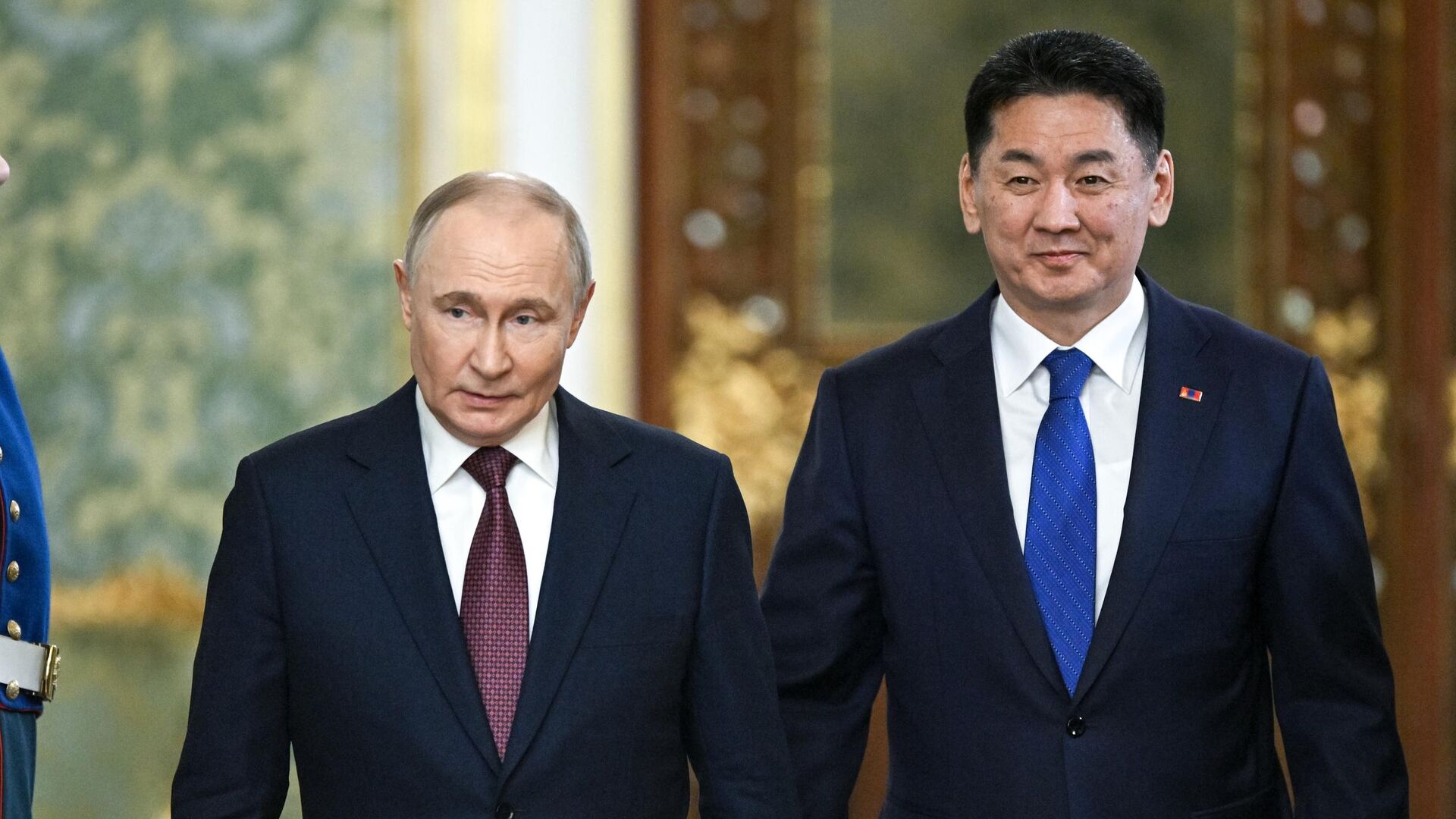 Владимир Путин и президент Монголии Ухнаагийн Хурэлсух во время встречи Владимир Путин и президент Монголии Ухнаагийн Хурэлсух во время встречи - РИА Новости, 1920, 07.05.2025