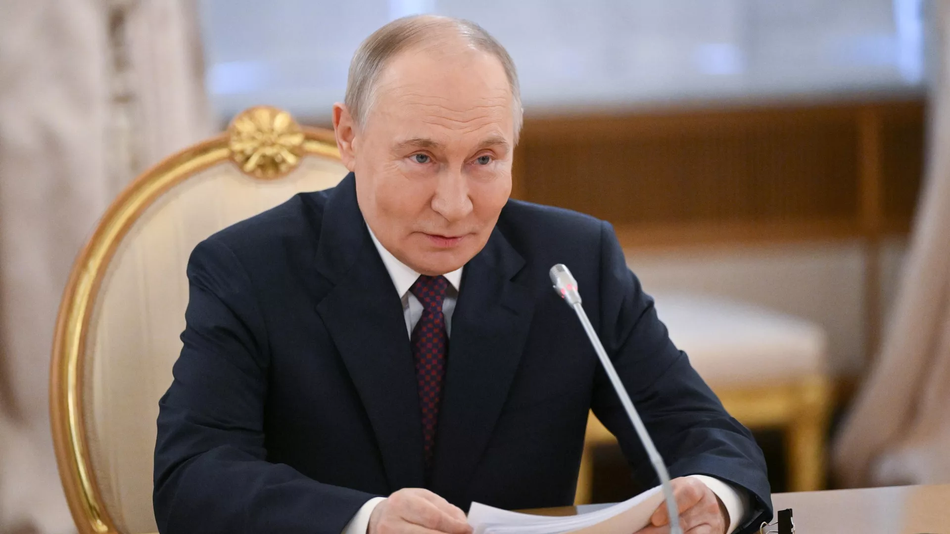 Президент РФ Владимир Путин во время встречи c председателем КНР Си Цзиньпином - РИА Новости, 1920, 13.05.2025