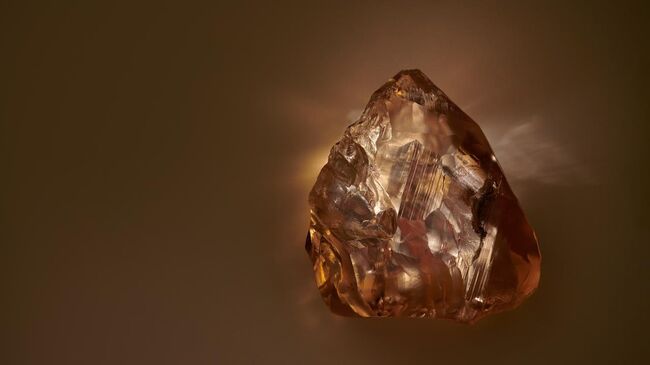 Алроса добыла крупнейший ювелирный алмаз в истории России весом 468,3 карата