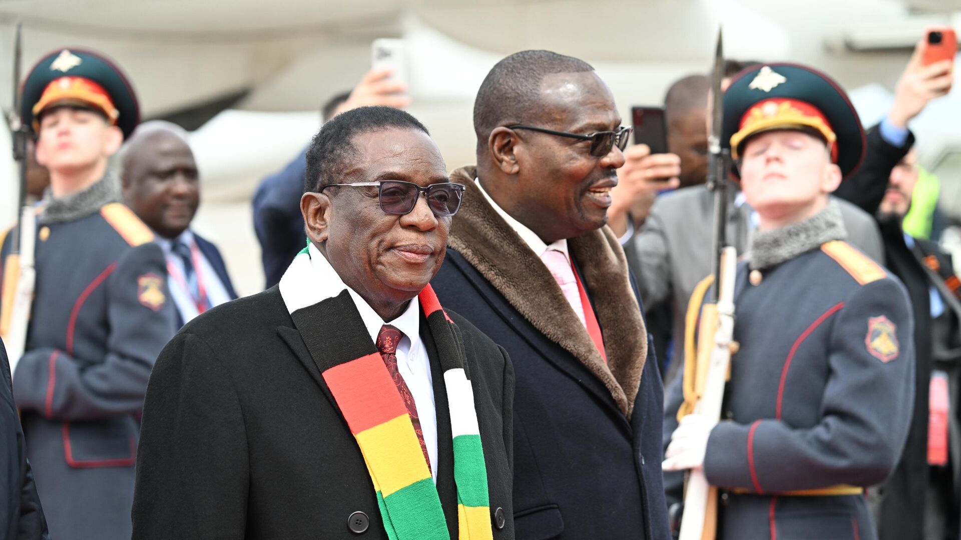 Президент Республики Зимбабве Эммерсон Мнангагва прибыл в Москву для участия в праздновании 80-летия Победы. 8 мая 2025 - РИА Новости, 1920, 08.05.2025