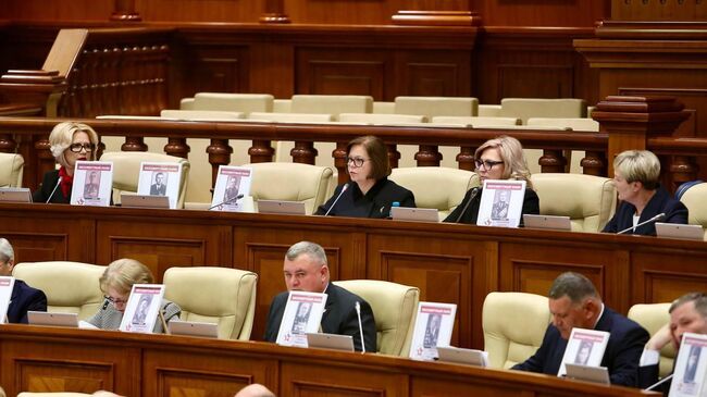 Оппозиция Молдавии провела акцию Бессмертный полк в парламенте республики