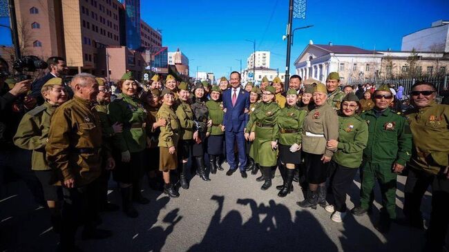 Глава Якутии Айсен Николаев принял участие в праздничных мероприятиях проекта Проспект Победы в Якутске
